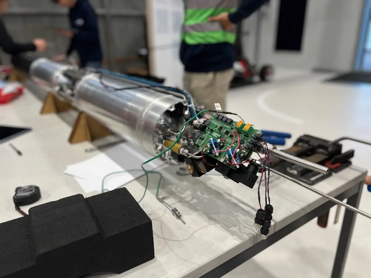 Avionics integration inside the HERMES airframe
